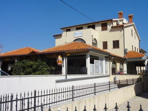 Segotici Cozy Apartments And Rooms Pavicini מראה חיצוני תמונה